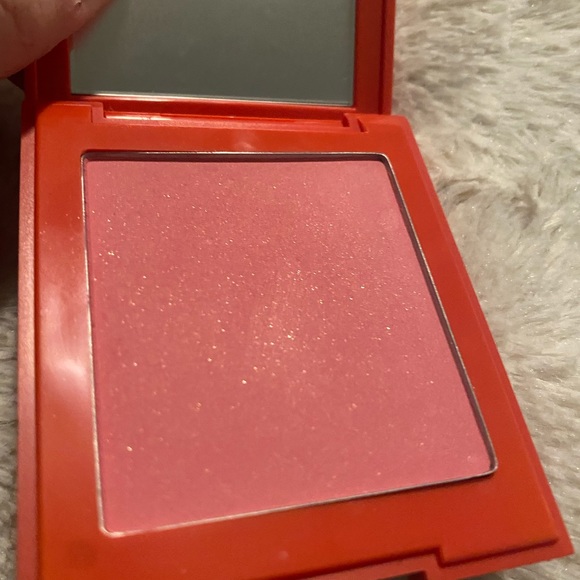 Kylie Cosmetics X The Grinch Max the Reindeer Blush - Picture 4 of 5